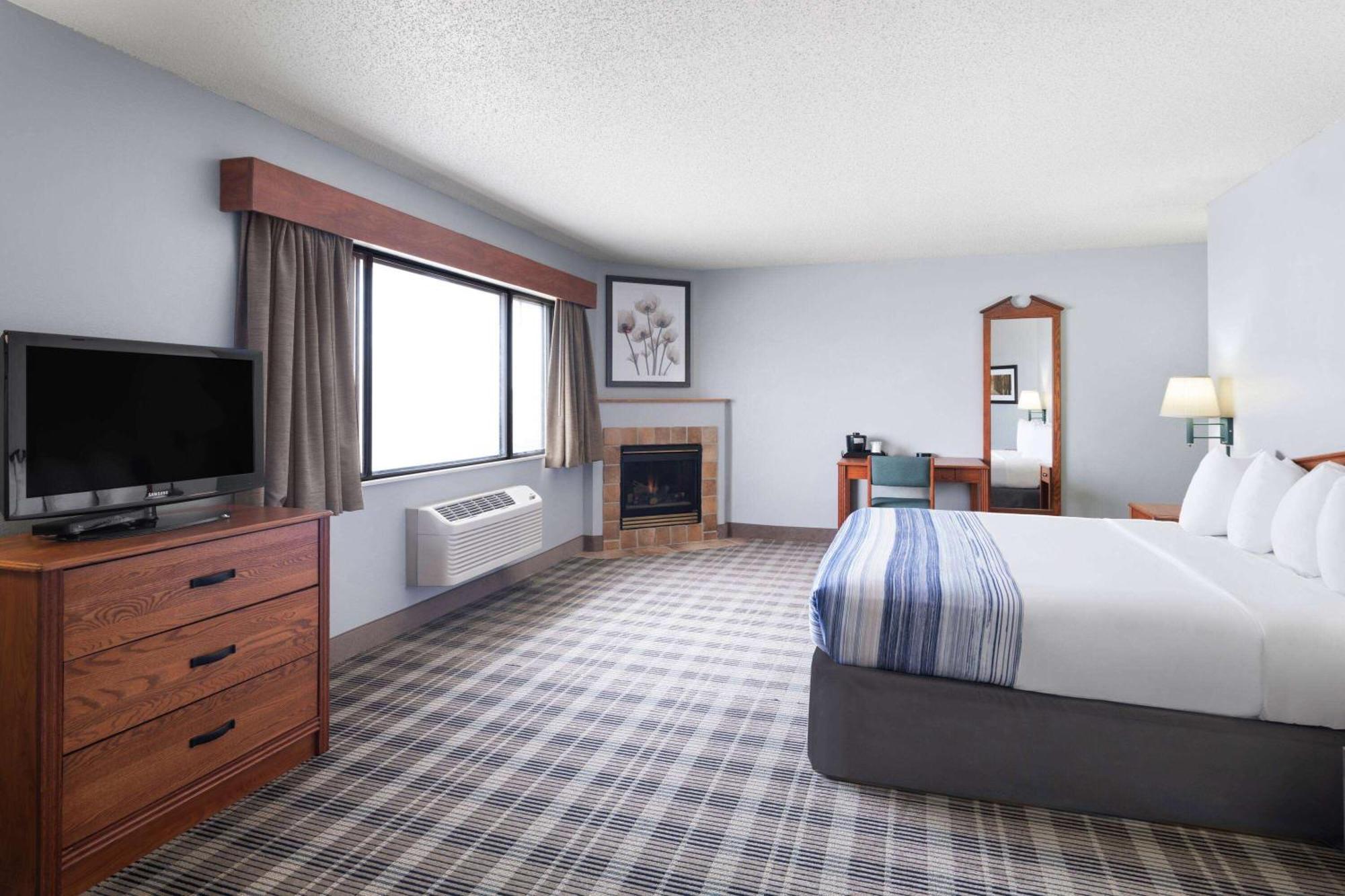 Americinn By Wyndham Stuart Экстерьер фото