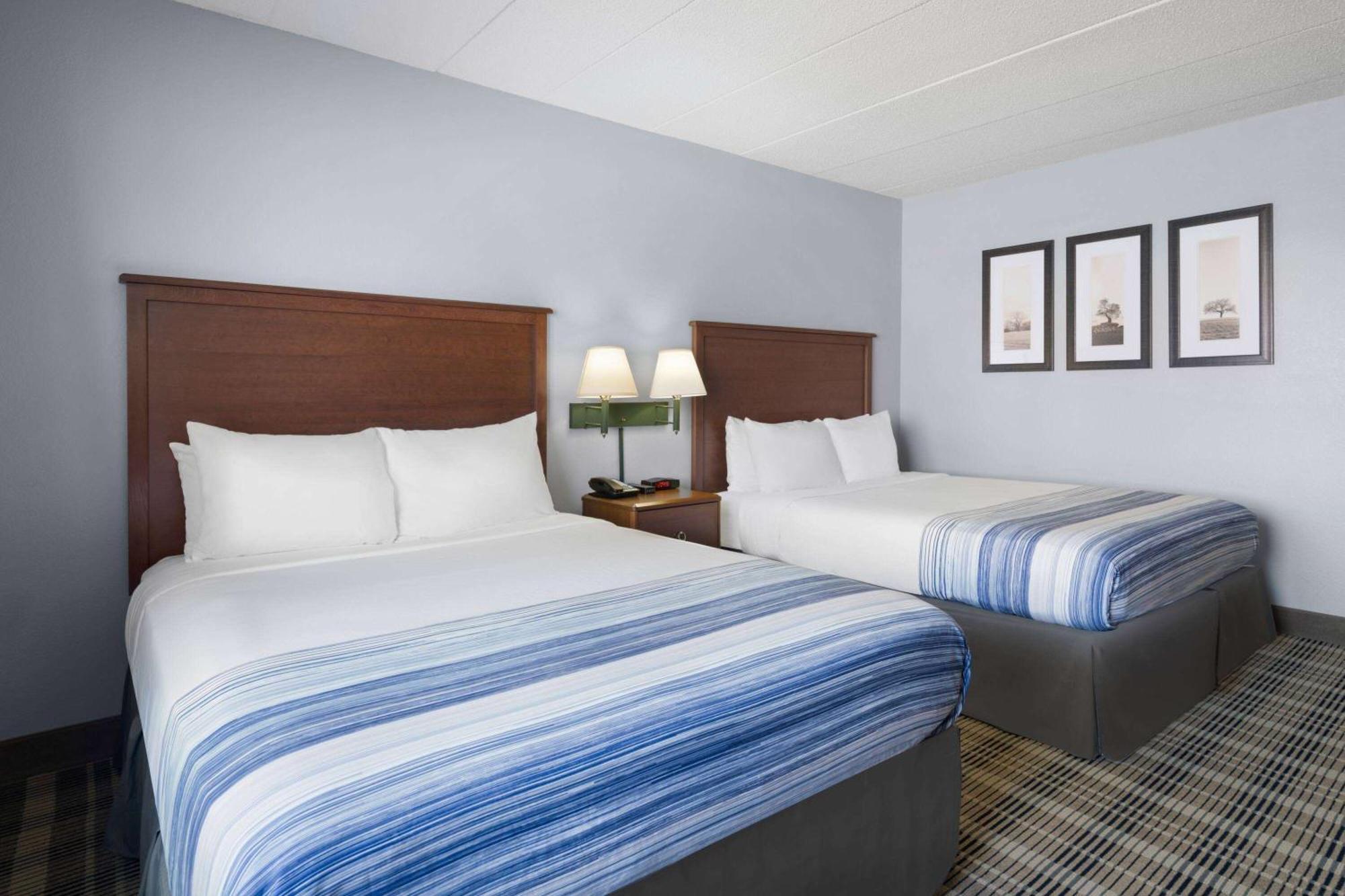 Americinn By Wyndham Stuart Экстерьер фото