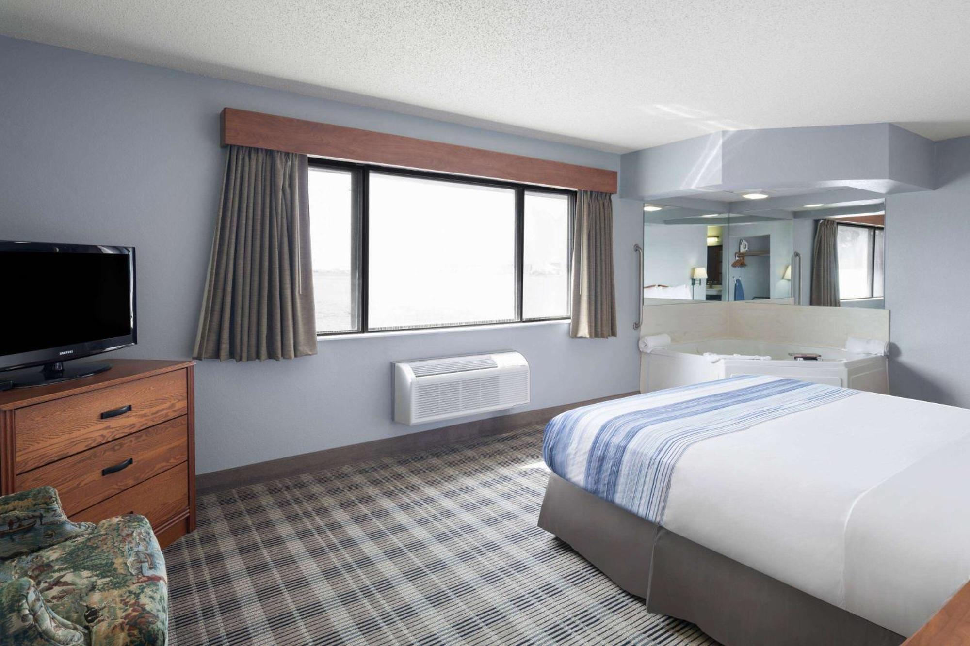 Americinn By Wyndham Stuart Экстерьер фото