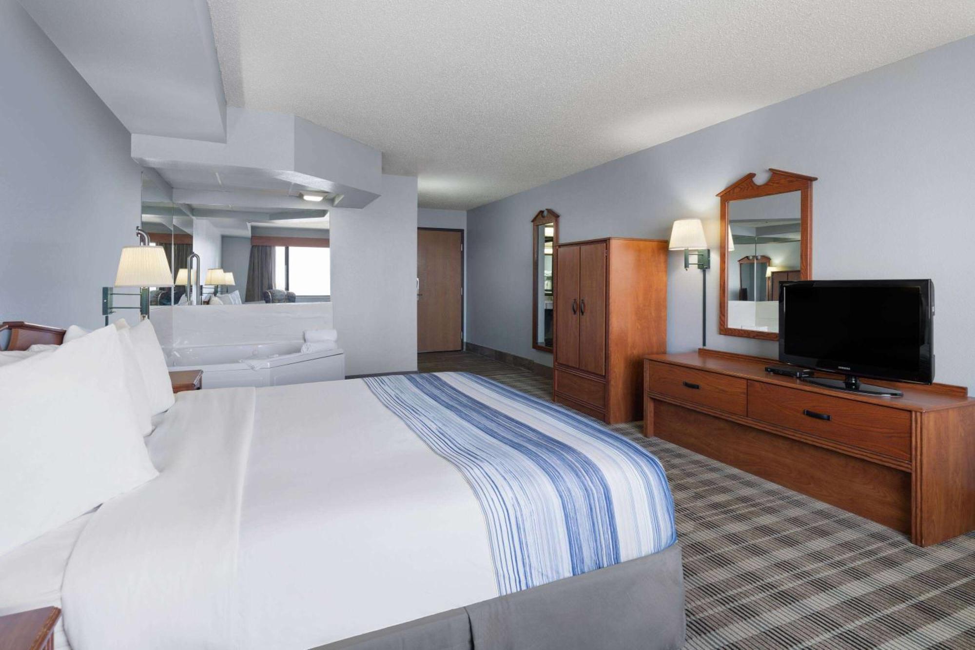 Americinn By Wyndham Stuart Экстерьер фото