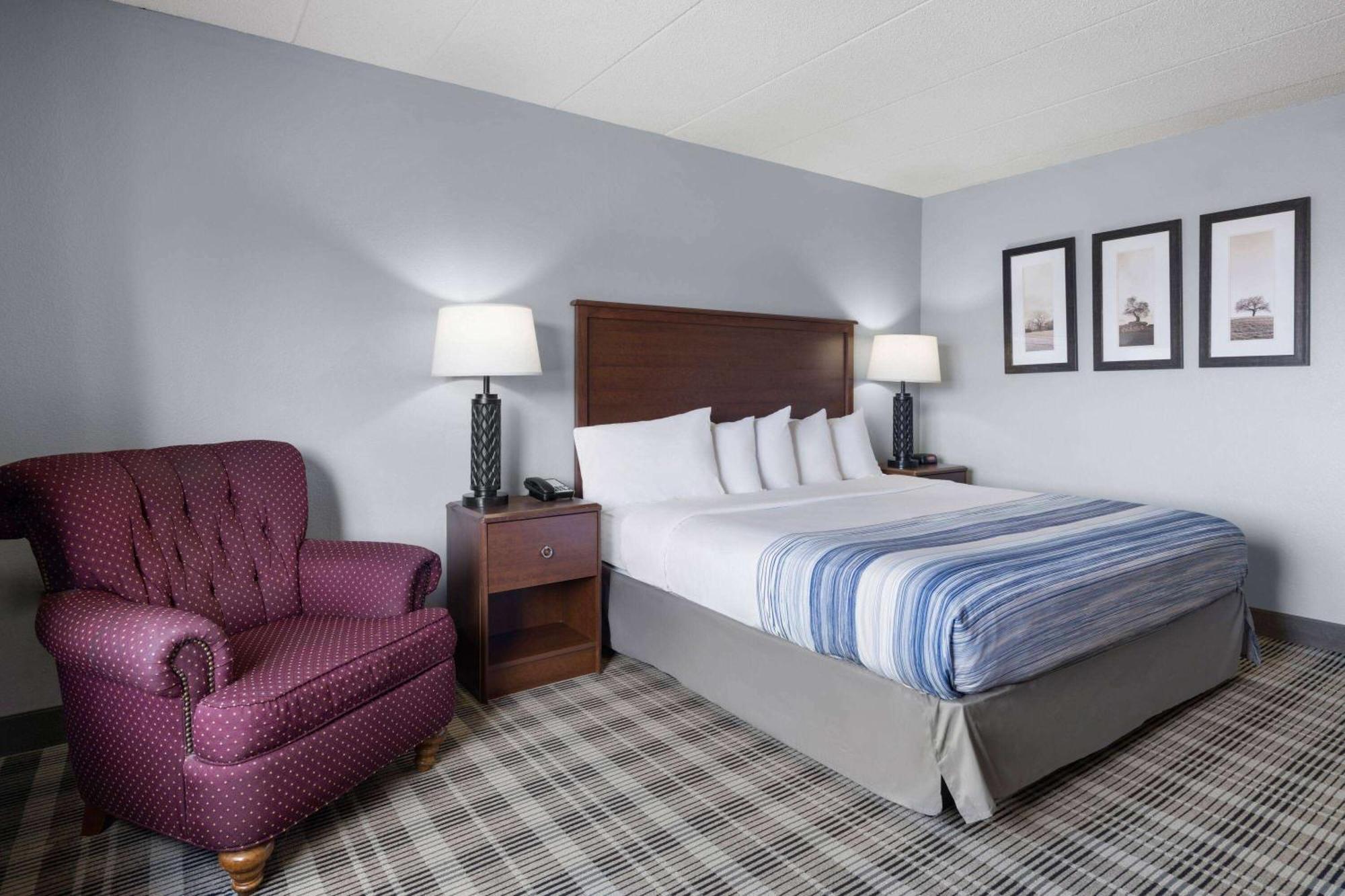 Americinn By Wyndham Stuart Экстерьер фото