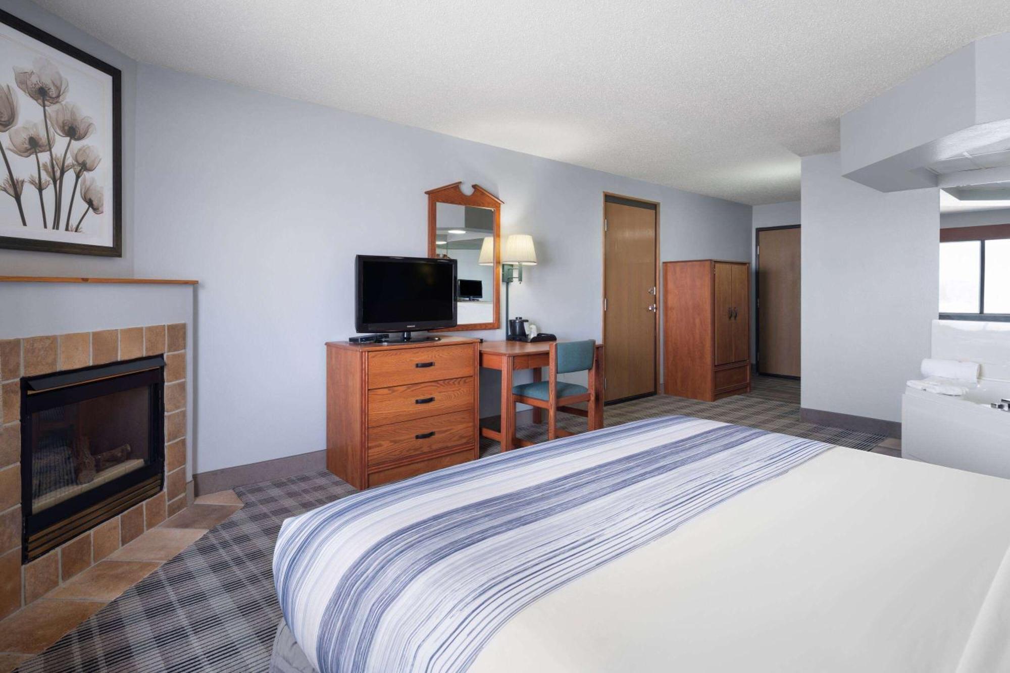 Americinn By Wyndham Stuart Экстерьер фото