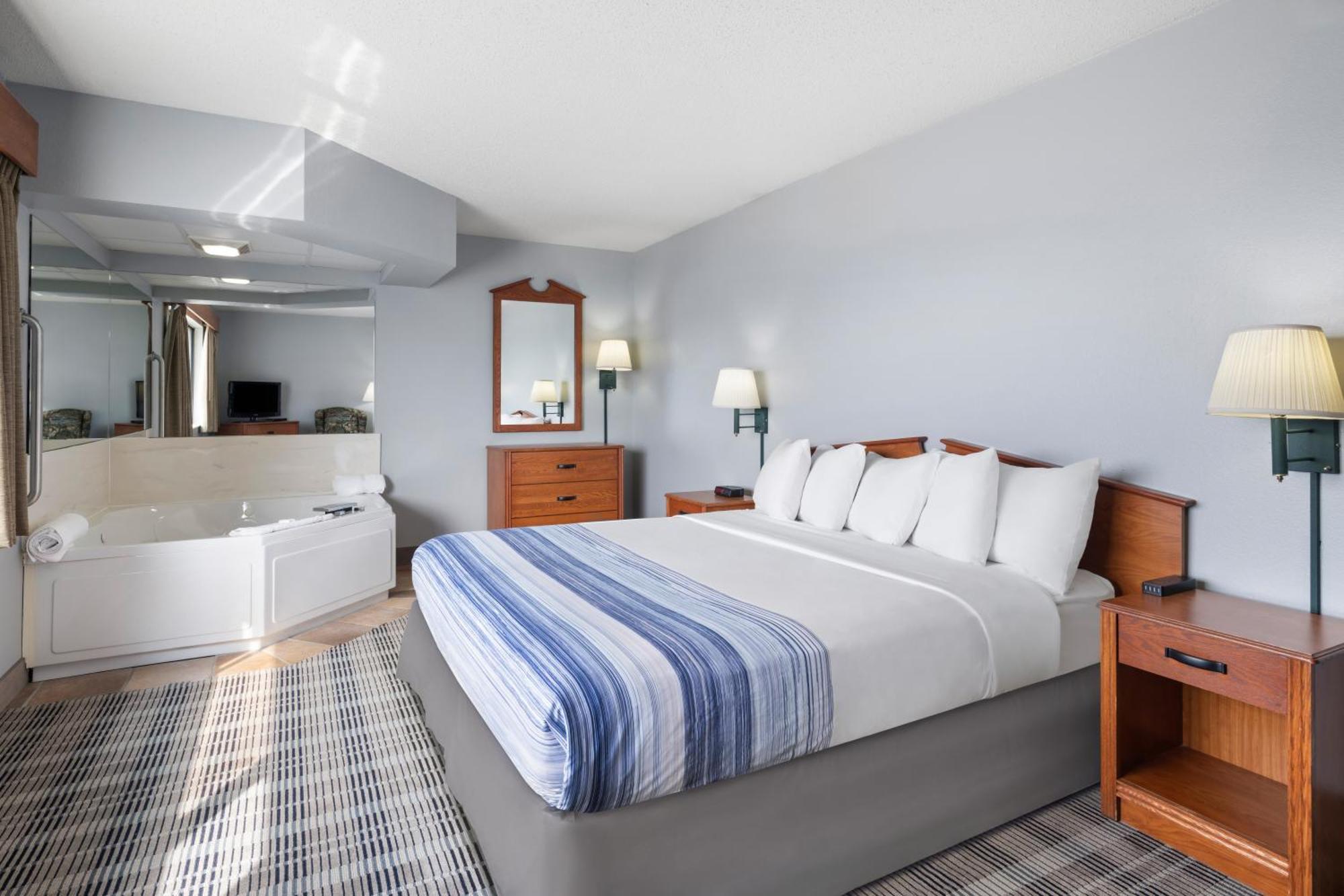 Americinn By Wyndham Stuart Экстерьер фото